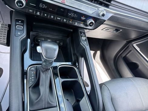 Used 2023 Kia Telluride SX image 16