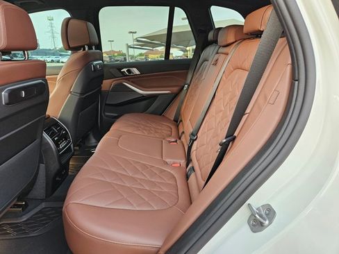 Used 2026 BMW X5 xDrive40i w/ M Sport Package AWD/4WD image 17