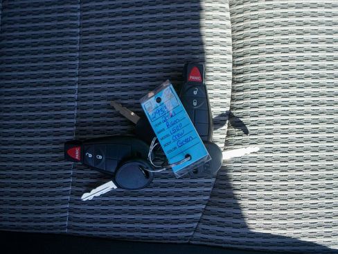 Used 2011 RAM 1500 Big Horn image 32