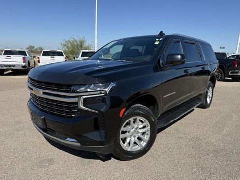 Used 2022 Chevrolet Suburban LT w/ Luxury Package image 2