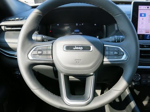 Used 2025 Jeep Compass Limited w/ High Altitude Package AWD/4WD image 24