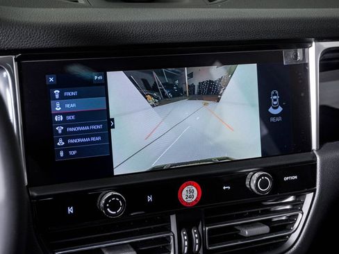 New 2026 Porsche Macan image 21