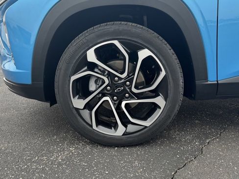 New 2025 Chevrolet Trax RS w/ Sunroof Package image 31