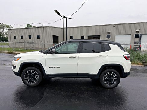 Used 2019 Jeep Compass Trailhawk AWD/4WD image 6