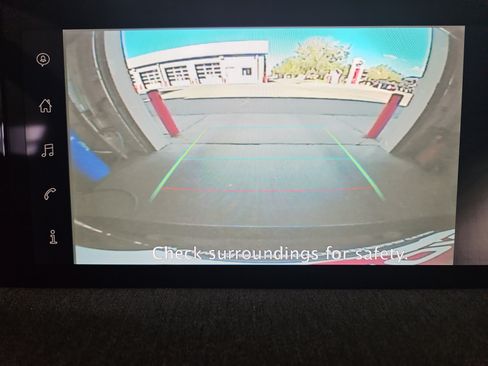 Used 2025 Nissan Kicks SV AWD/4WD image 18