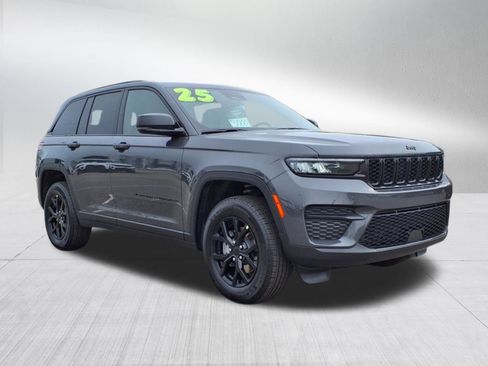 New 2025 Jeep Grand Cherokee 4WD image 2