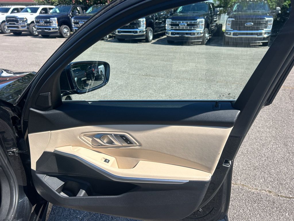 Used 2020 BMW 330i Sedan w/ Convenience Package RWD image 14