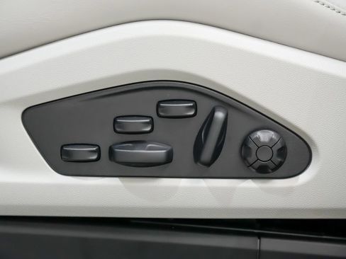 New 2026 Porsche Macan 4 Electric AWD/4WD image 25