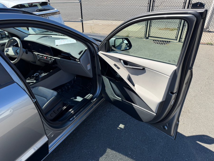 Used 2023 Kia Niro Wave w/ Wave Preserve Package FWD image 34