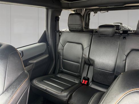 Used 2021 Ford Bronco Badlands image 16
