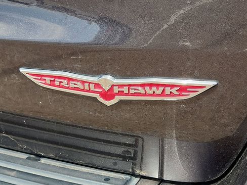 Used 2019 Jeep Grand Cherokee Trailhawk AWD/4WD image 6