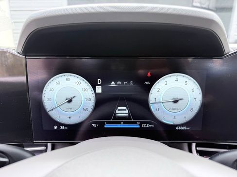 Used 2024 Hyundai Elantra SEL image 15