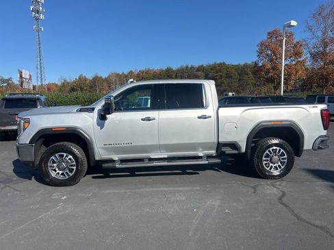 Used 2022 GMC Sierra 2500 SLT w/ SLT Convenience Package image 9