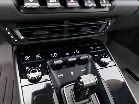 Certified 2024 Porsche 911 Carrera S RWD image 19
