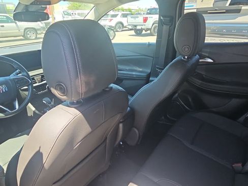 Used 2025 Buick Encore GX Preferred AWD/4WD image 11