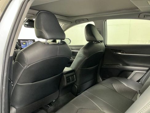 Used 2021 Toyota Camry XSE FWD image 9