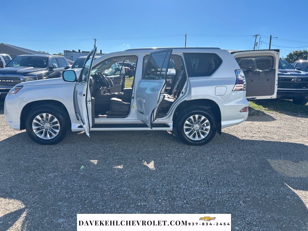 Used 2015 Lexus GX 460 w/ Premium Package AWD/4WD image 11