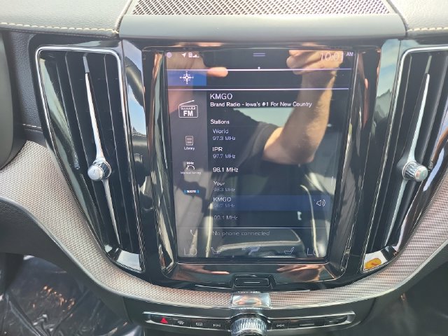 Used 2021 Volvo XC60 T5 R-Design w/ Protection Package Premier AWD/4WD image 22