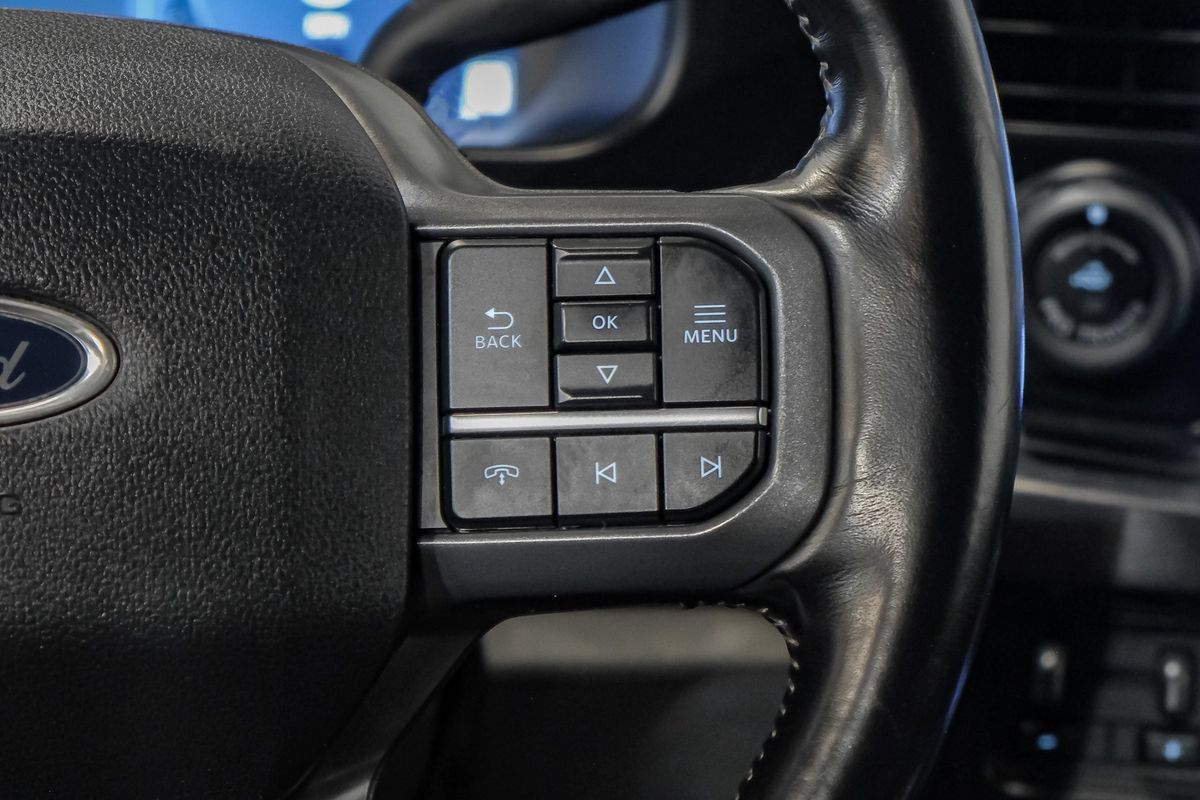 Used 2023 Ford F350 Lariat w/ Tow Technology Package AWD/4WD image 17