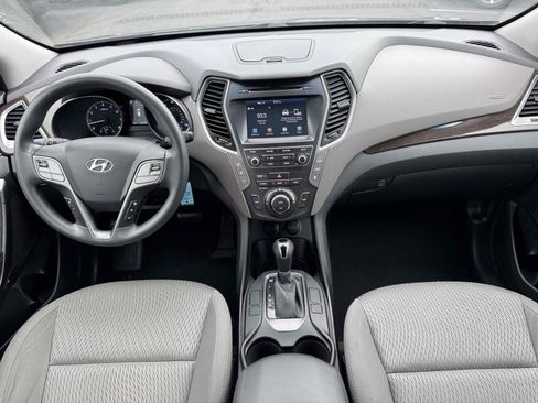 Used 2017 Hyundai Santa Fe SE FWD image 25