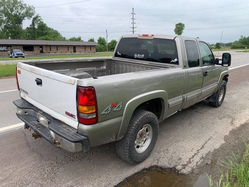 Used 2000 Chevrolet Silverado 2500 LS w/ Snow Plow Prep Pkg image 3