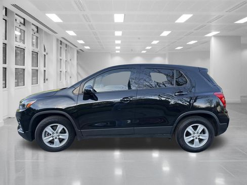 Used 2022 Chevrolet Trax LS w/ Tint and Cruise Package image 6