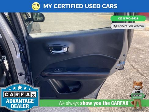 Used 2019 Jeep Compass Trailhawk w/ Leather Interior Group AWD/4WD image 17