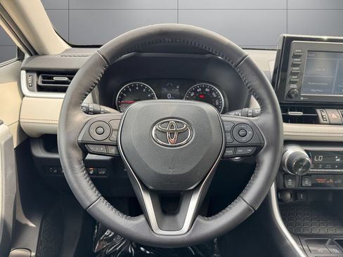 Used 2022 Toyota RAV4 XLE Premium AWD/4WD image 13