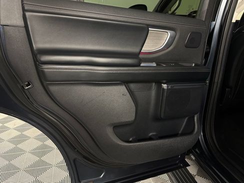 Used 2025 Ford Expedition Platinum w/ Driver's Package AWD/4WD image 29