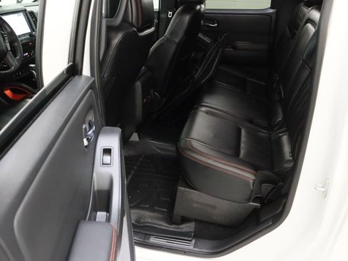 Used 2023 Nissan Frontier PRO-4X w/ Pro-4X Premium Package AWD/4WD image 32