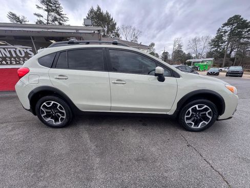 Used 2017 Subaru Crosstrek 2.0i Premium w/ Popular Package #2 image 3