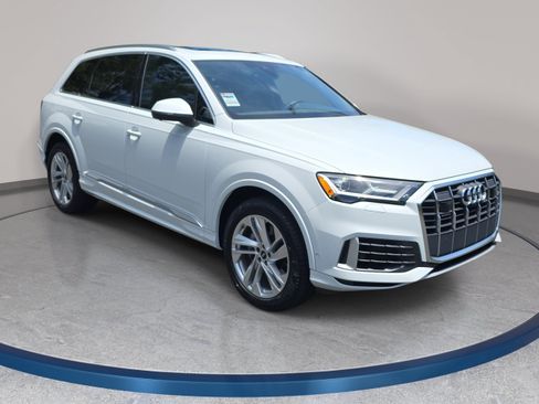 Used 2023 Audi Q7 3.0T Premium Plus w/ Premium Plus Package AWD/4WD image 3