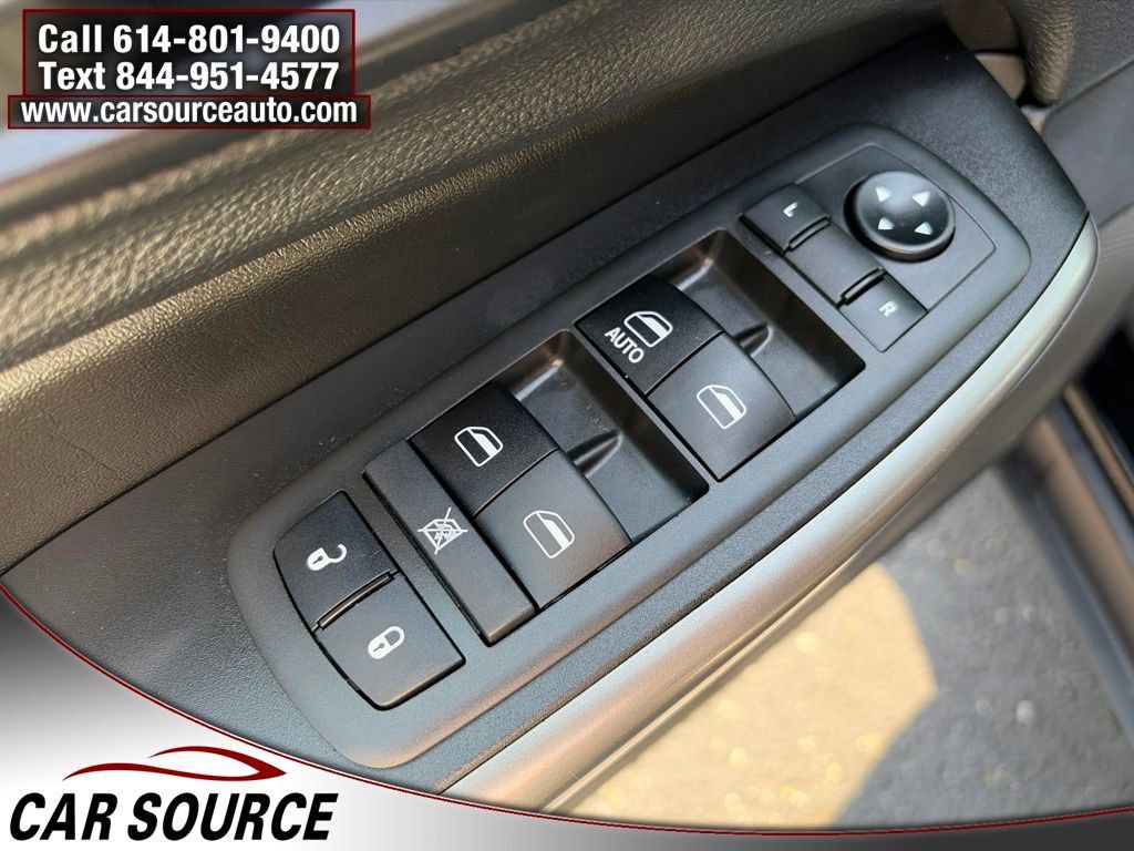 Used 2019 Jeep Cherokee Latitude w/ Popular Appearance Group AWD/4WD image 16