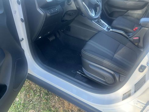 Used 2026 Hyundai Venue SEL image 12