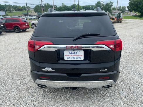 Used 2017 GMC Acadia Denali w/ Technology Package AWD/4WD image 4