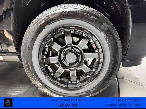 Used 2007 Cadillac Escalade EXT w/ Information Package AWD/4WD image 4
