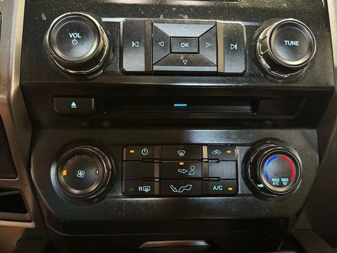 Used 2016 Ford F150 XLT w/ Equipment Group 301A Mid RWD image 24