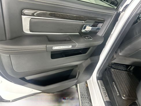 Used 2017 RAM 1500 Limited image 26