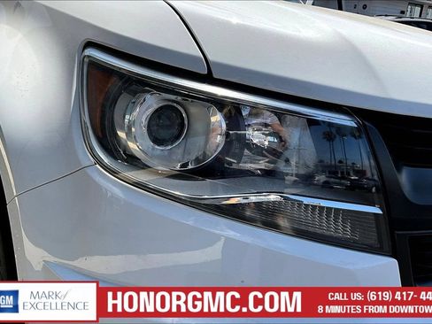 Used 2018 Chevrolet Colorado Z71 AWD/4WD image 30