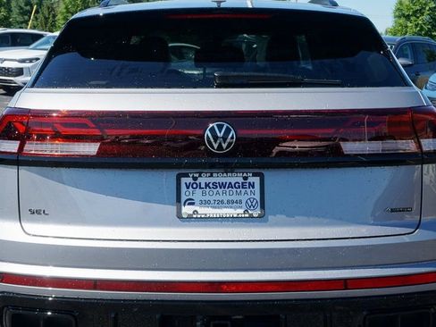 New 2026 Volkswagen Atlas Cross Sport SEL R-Line AWD/4WD image 4