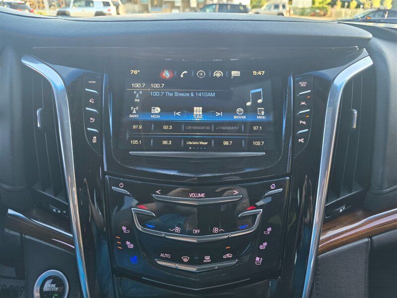 Used 2017 Cadillac Escalade Premium Luxury AWD/4WD image 7