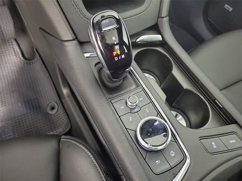 Certified 2024 Cadillac XT6 Luxury w/ LPO, Floor Liner Package image 30