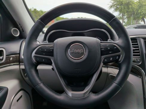 Used 2017 Jeep Grand Cherokee Summit AWD/4WD image 23