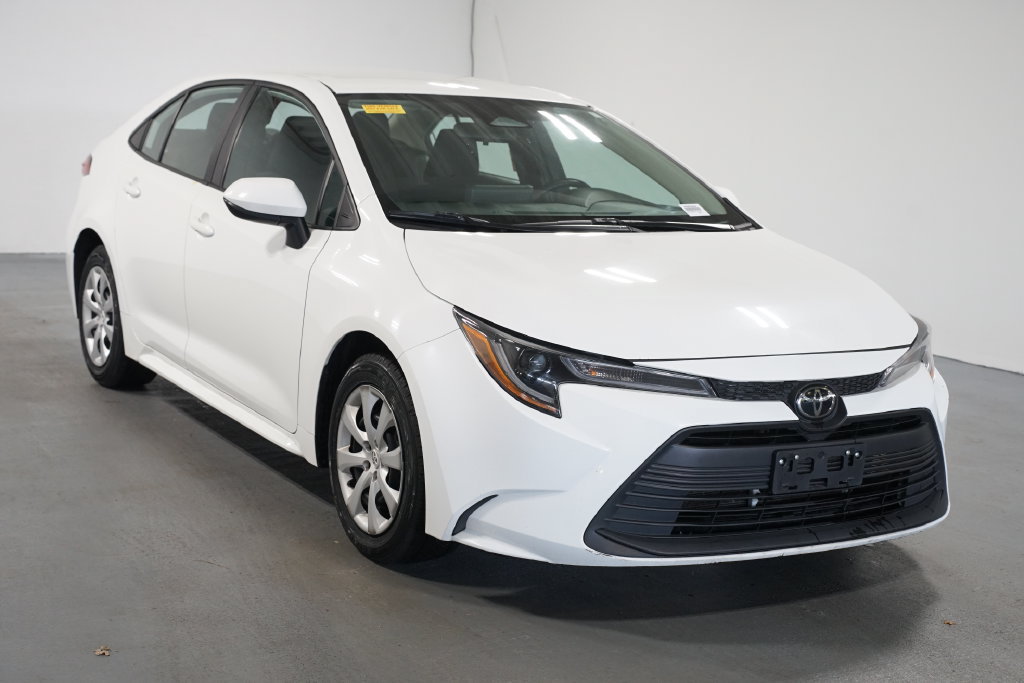 Certified 2024 Toyota Corolla LE FWD image 3