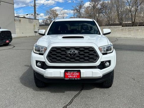 Used 2021 Toyota Tacoma TRD Sport w/ Technology Package image 9