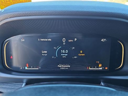 Used 2024 Jeep Wagoneer L Series III w/ Flexible Seating Group image 20