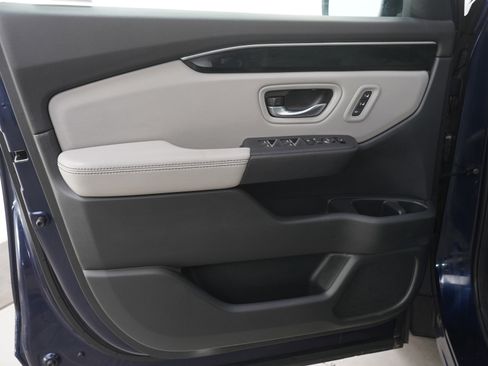 Used 2024 Honda Pilot Touring image 24