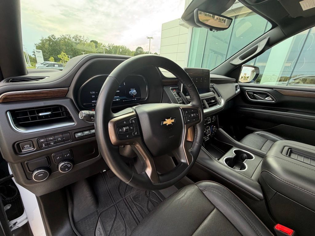 Used 2023 Chevrolet Tahoe High Country RWD image 15