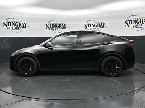 Used 2022 Tesla Model Y Long Range AWD/4WD image 4