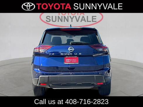 Used 2025 Nissan Rogue SV FWD image 8